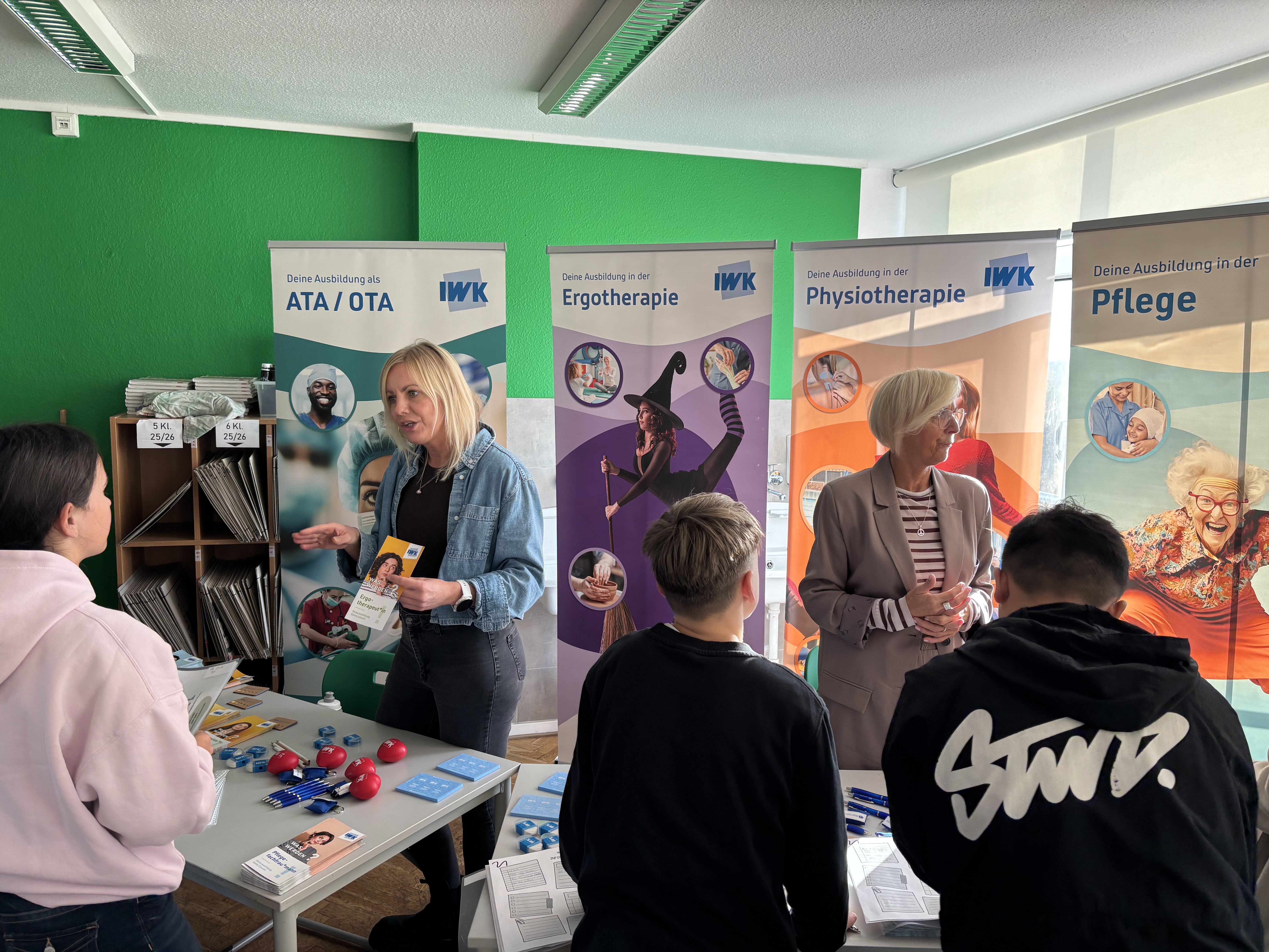 Berufsfindungsmesse am Internationalen Stiftungsgymnasium 